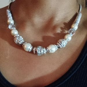 🌺 NWOT- Silver Necklace